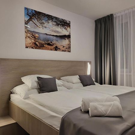 Hotel Crystal Kosice Bagian luar foto