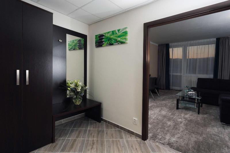 Hotel Crystal Kosice Bagian luar foto