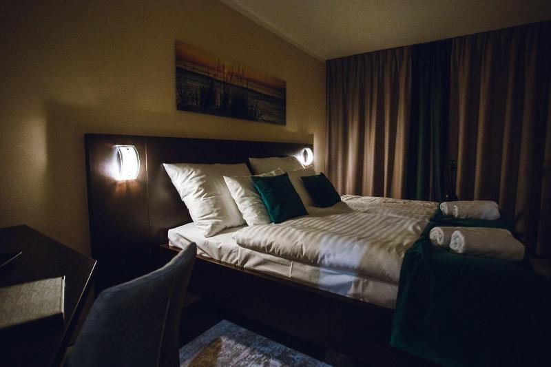 Hotel Crystal Kosice Bagian luar foto