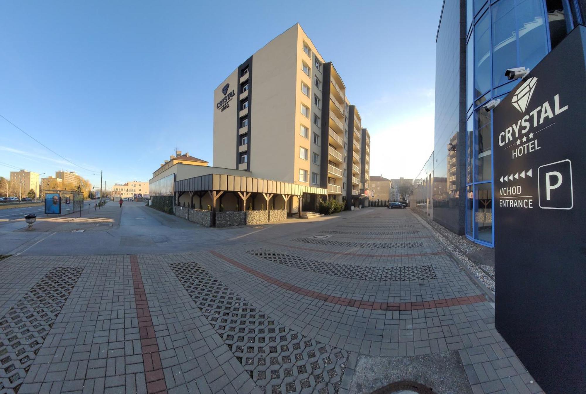 Hotel Crystal Kosice Bagian luar foto