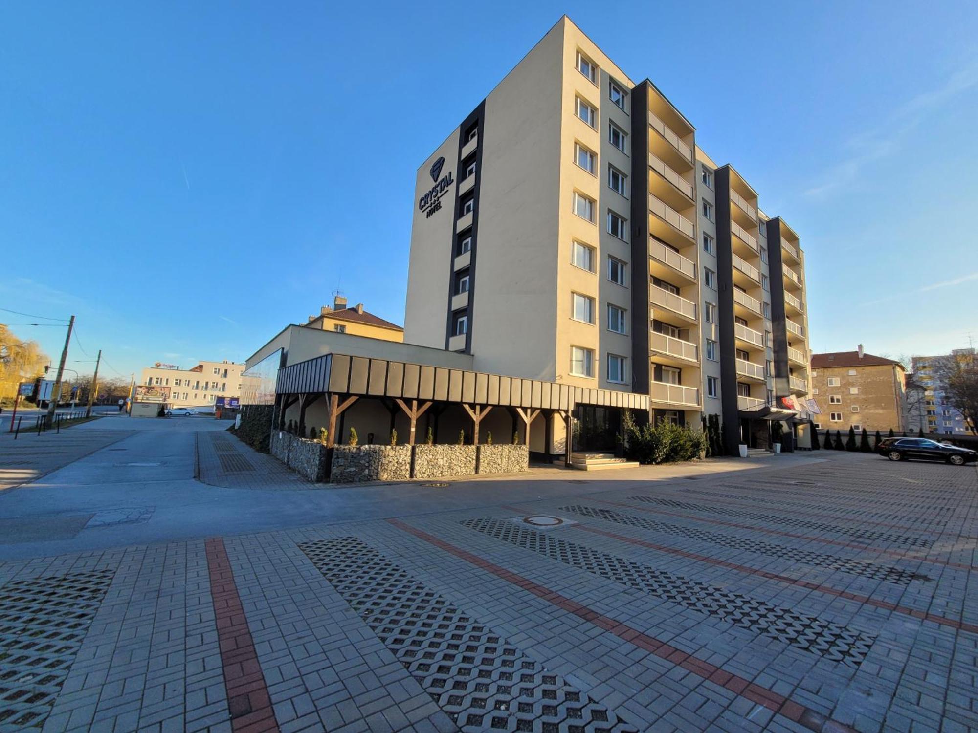 Hotel Crystal Kosice Bagian luar foto