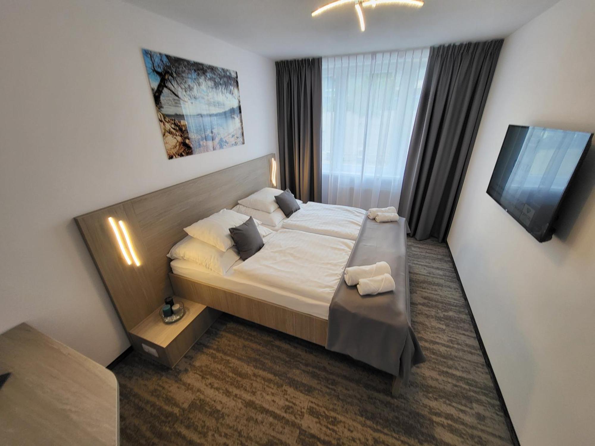 Hotel Crystal Kosice Bagian luar foto