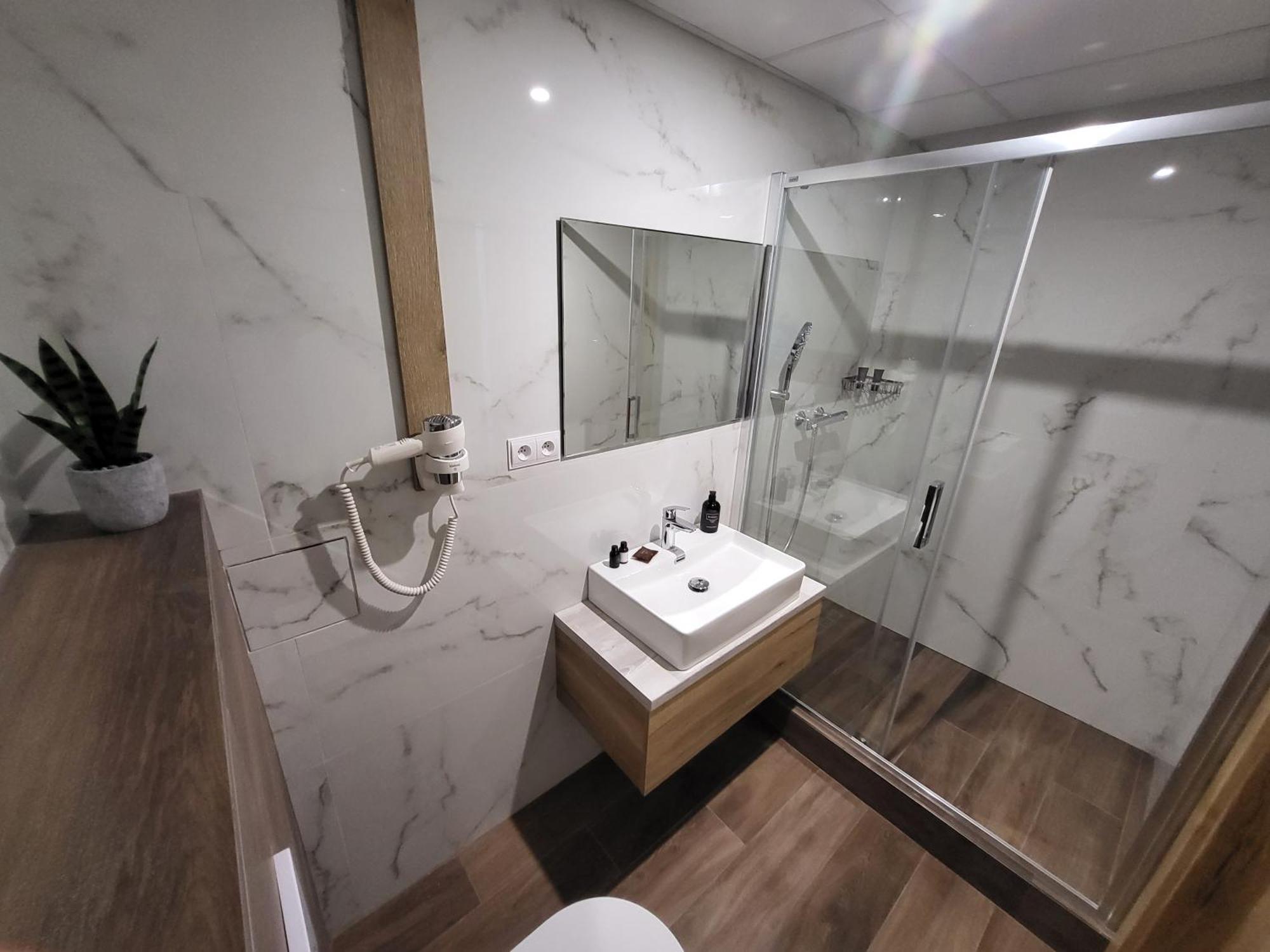 Hotel Crystal Kosice Bagian luar foto