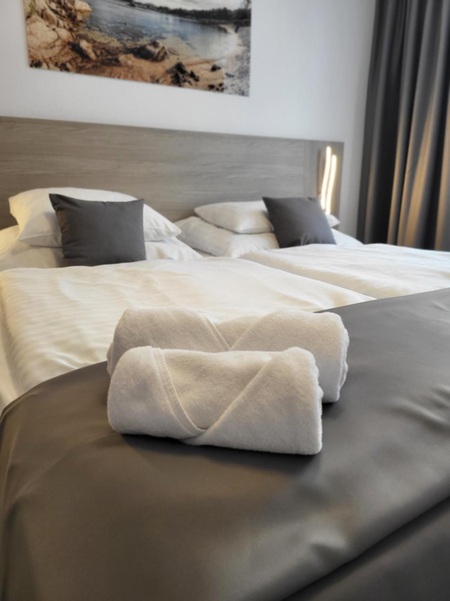 Hotel Crystal Kosice Bagian luar foto