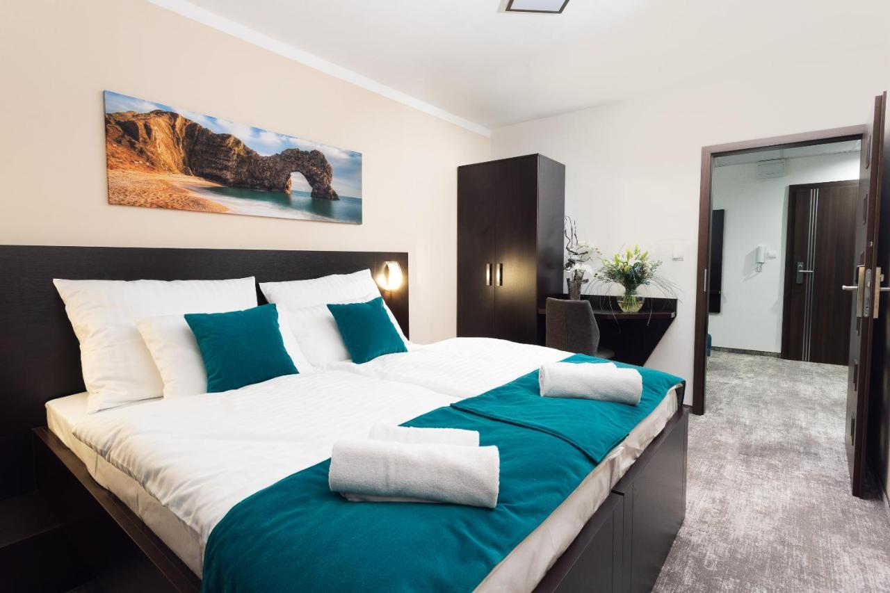 Hotel Crystal Kosice Bagian luar foto