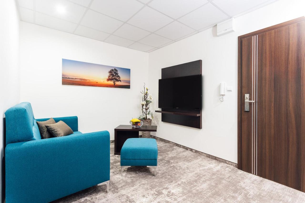 Hotel Crystal Kosice Bagian luar foto