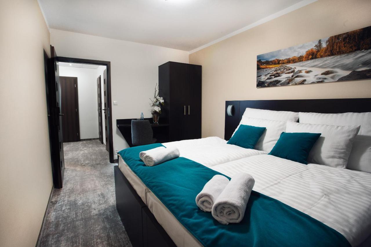 Hotel Crystal Kosice Bagian luar foto