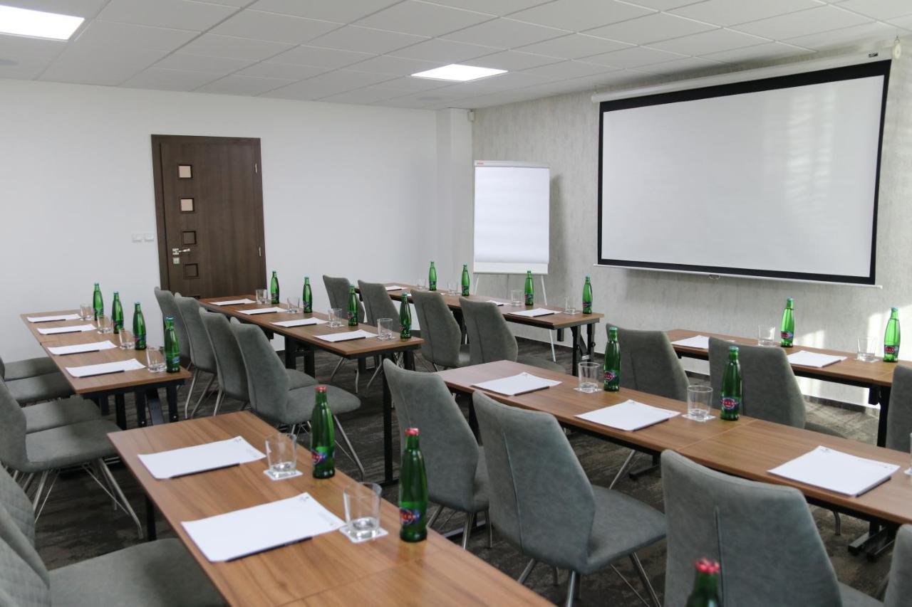Hotel Crystal Kosice Bagian luar foto